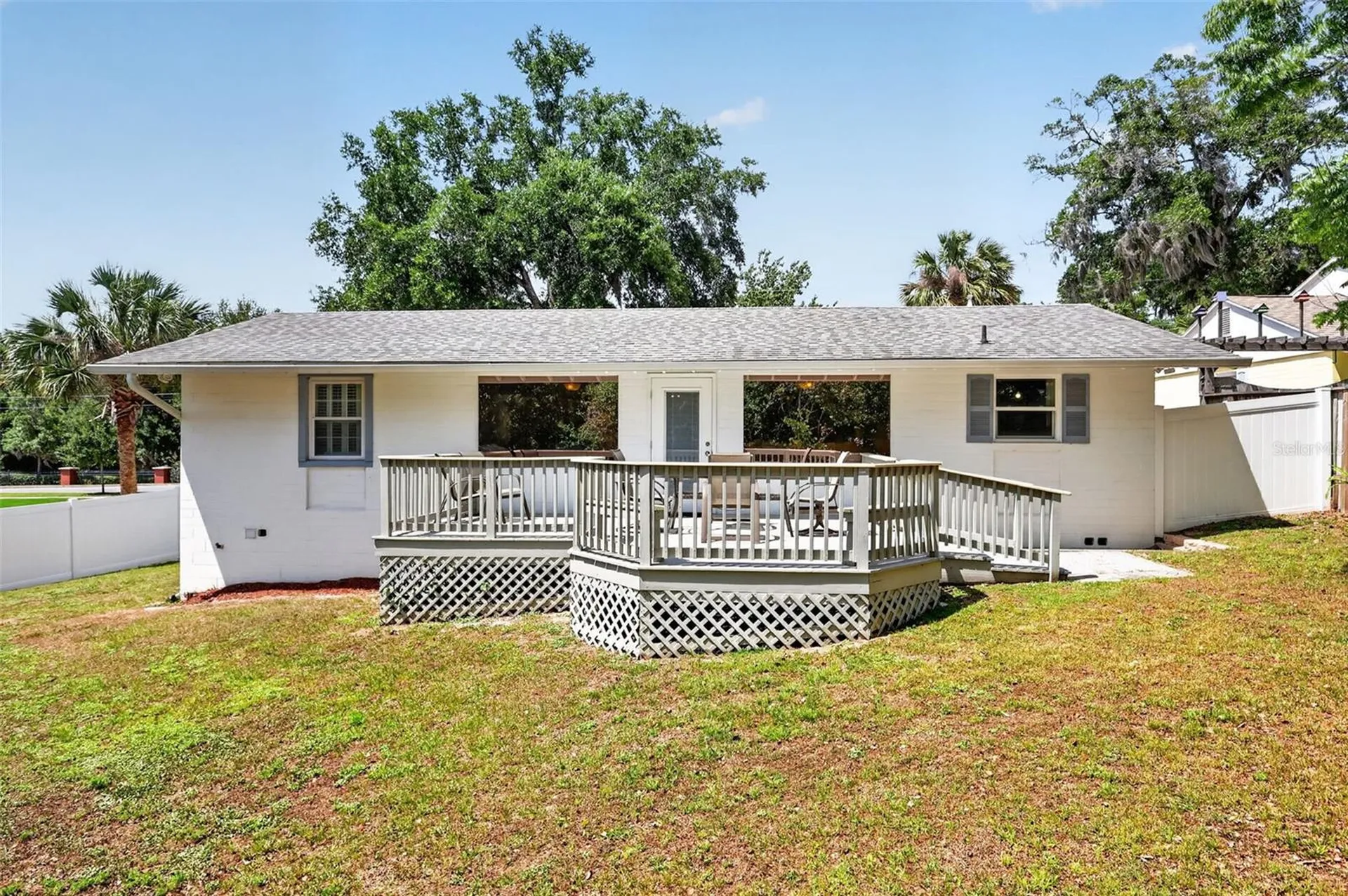 422 W 11th Avenue Mount Dora FL 32757