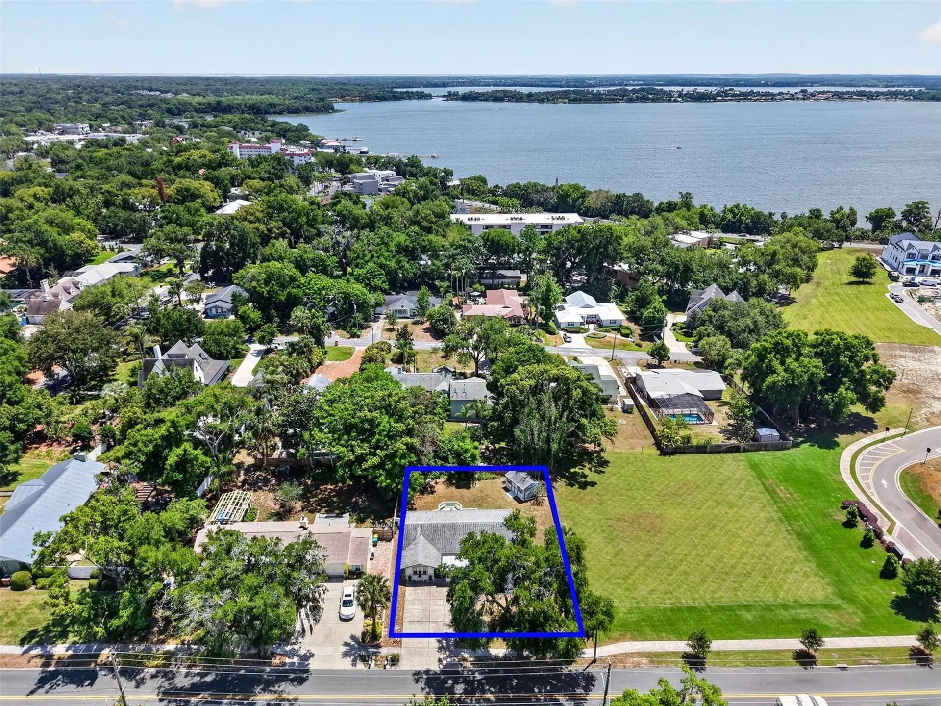 422 W 11th Avenue Mount Dora FL 32757