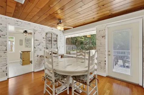 422 W 11th Avenue Mount Dora FL 32757