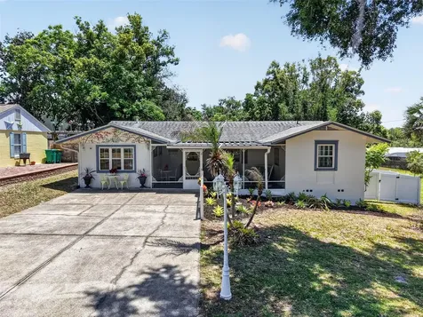 422 W 11th Avenue Mount Dora FL 32757