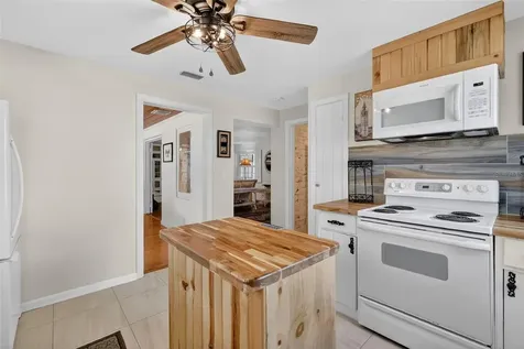 422 W 11th Avenue Mount Dora FL 32757