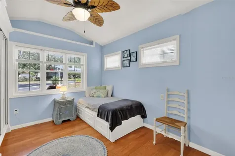422 W 11th Avenue Mount Dora FL 32757