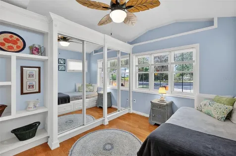 422 W 11th Avenue Mount Dora FL 32757