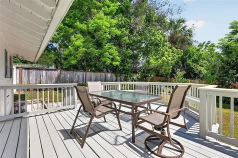 422 W 11th Avenue Mount Dora FL 32757