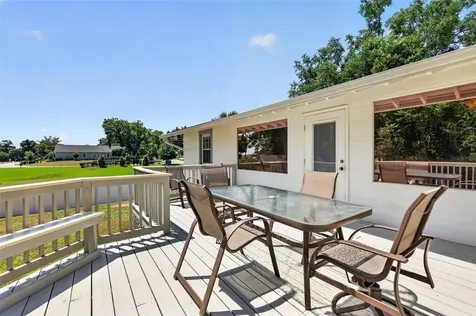 422 W 11th Avenue Mount Dora FL 32757