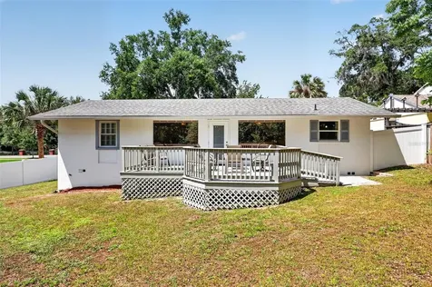 422 W 11th Avenue Mount Dora FL 32757