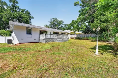 422 W 11th Avenue Mount Dora FL 32757