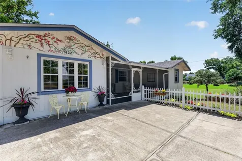 422 W 11th Avenue Mount Dora FL 32757