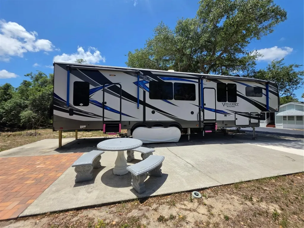 7371 International Circle Lake Wales FL 33898