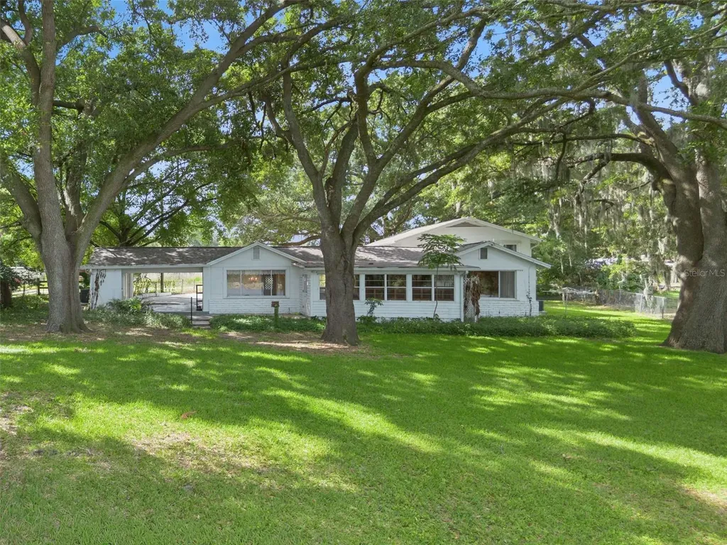 4111 Lake Lockhart Drive Orlando FL 32810