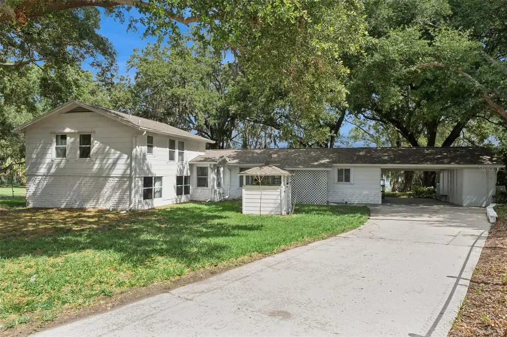 4111 Lake Lockhart Drive Orlando FL 32810