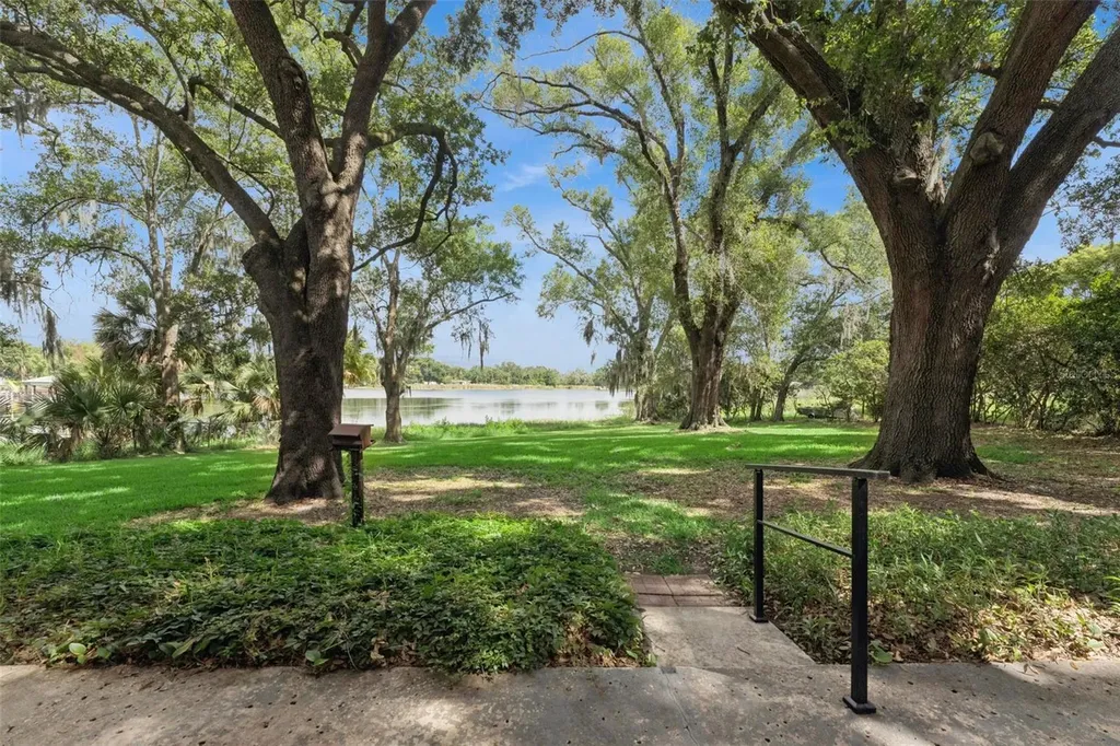 4111 Lake Lockhart Drive Orlando FL 32810
