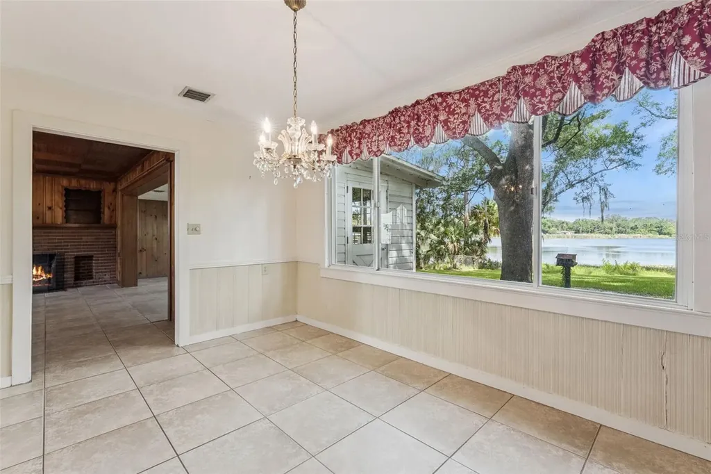 4111 Lake Lockhart Drive Orlando FL 32810