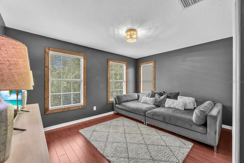 16108 Loneoak View Drive Lithia FL 33547