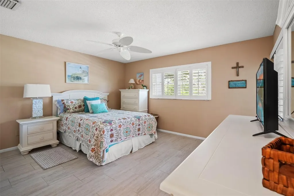 140 Ashley Lane Oldsmar FL 34677