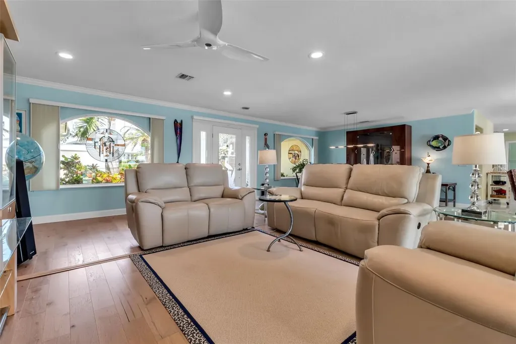 524 Hornblower Lane Longboat Key FL 34228