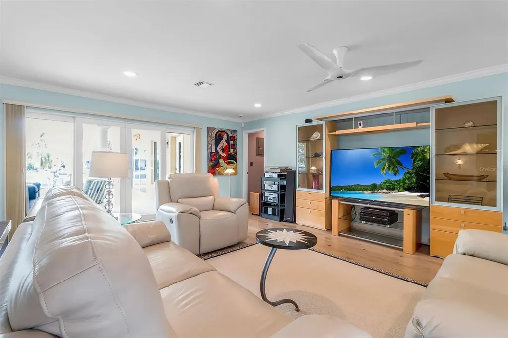 524 Hornblower Lane Longboat Key FL 34228