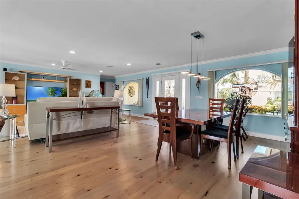 524 Hornblower Lane Longboat Key FL 34228