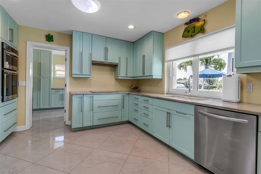 524 Hornblower Lane Longboat Key FL 34228