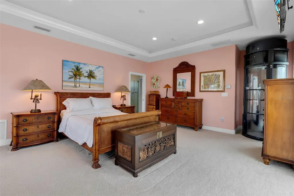524 Hornblower Lane Longboat Key FL 34228