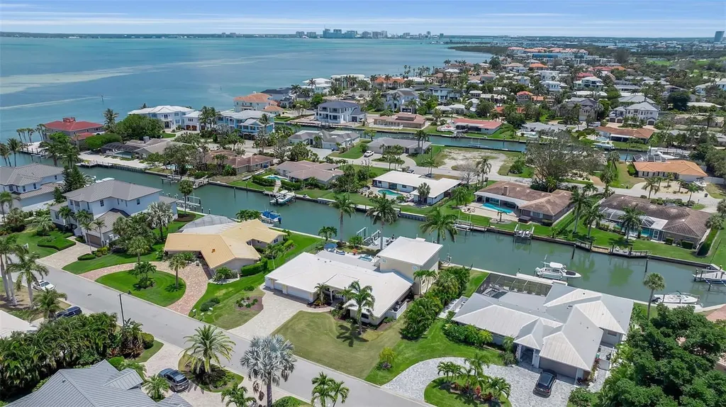 524 Hornblower Lane Longboat Key FL 34228