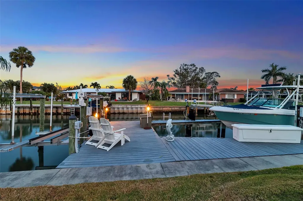 524 Hornblower Lane Longboat Key FL 34228