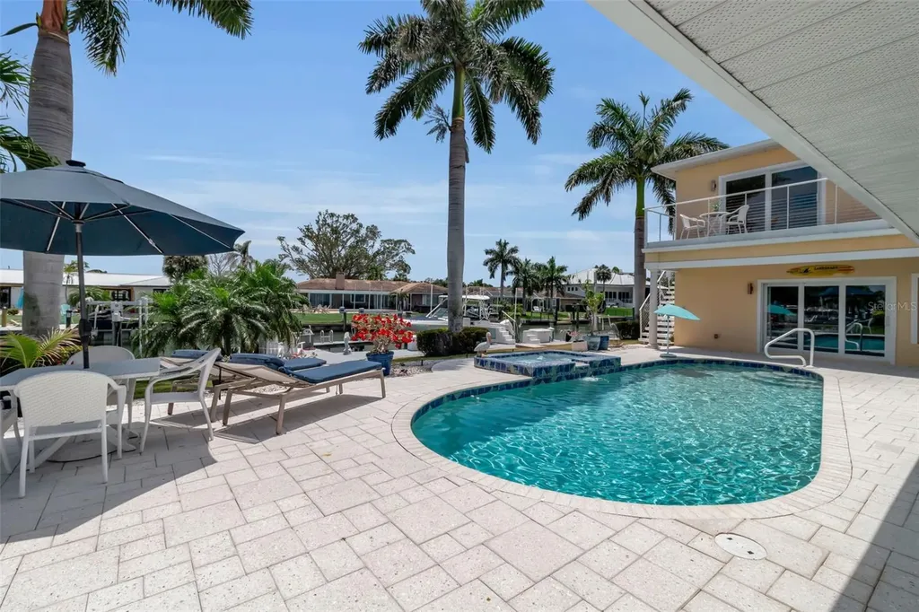 524 Hornblower Lane Longboat Key FL 34228