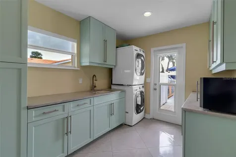 524 Hornblower Lane Longboat Key FL 34228