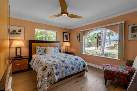 524 Hornblower Lane Longboat Key FL 34228