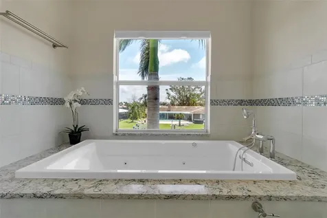 524 Hornblower Lane Longboat Key FL 34228