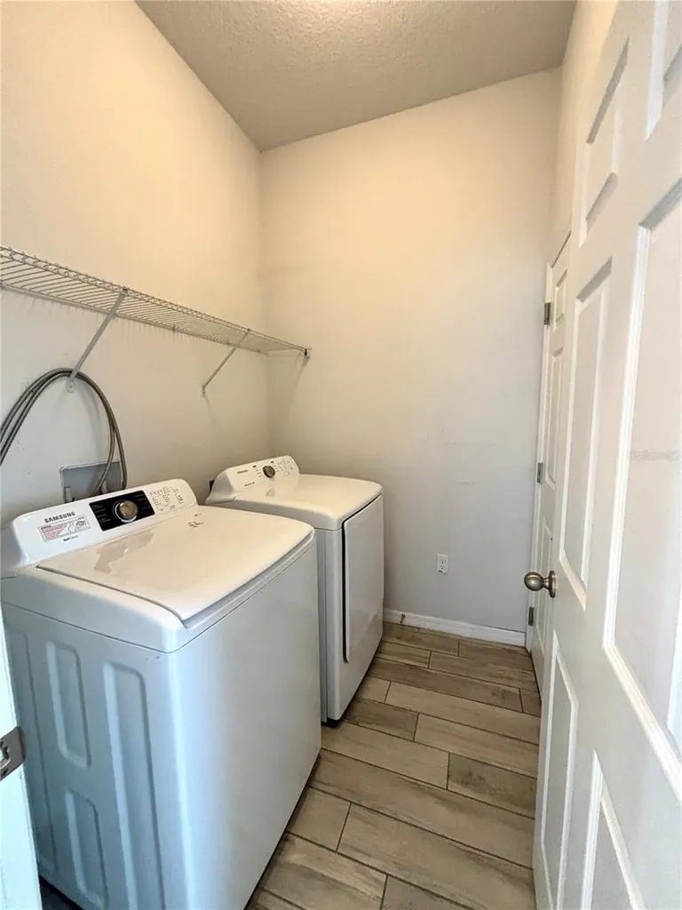 1214 Lake Blue Circle Apopka FL 32703