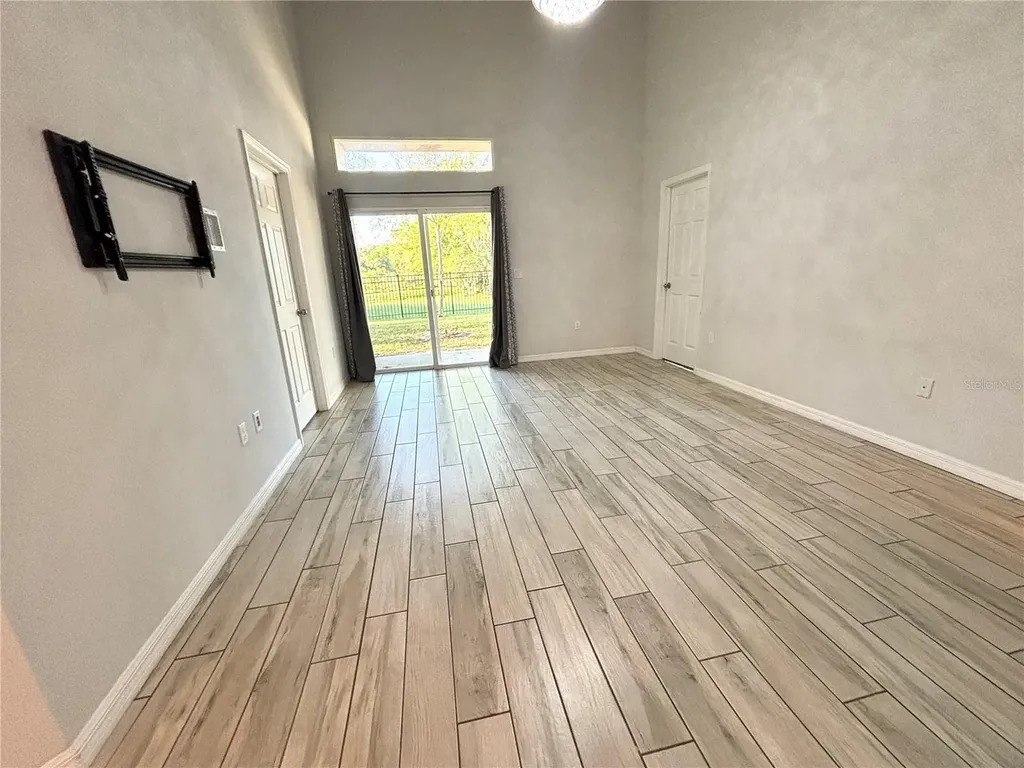 1214 Lake Blue Circle Apopka FL 32703