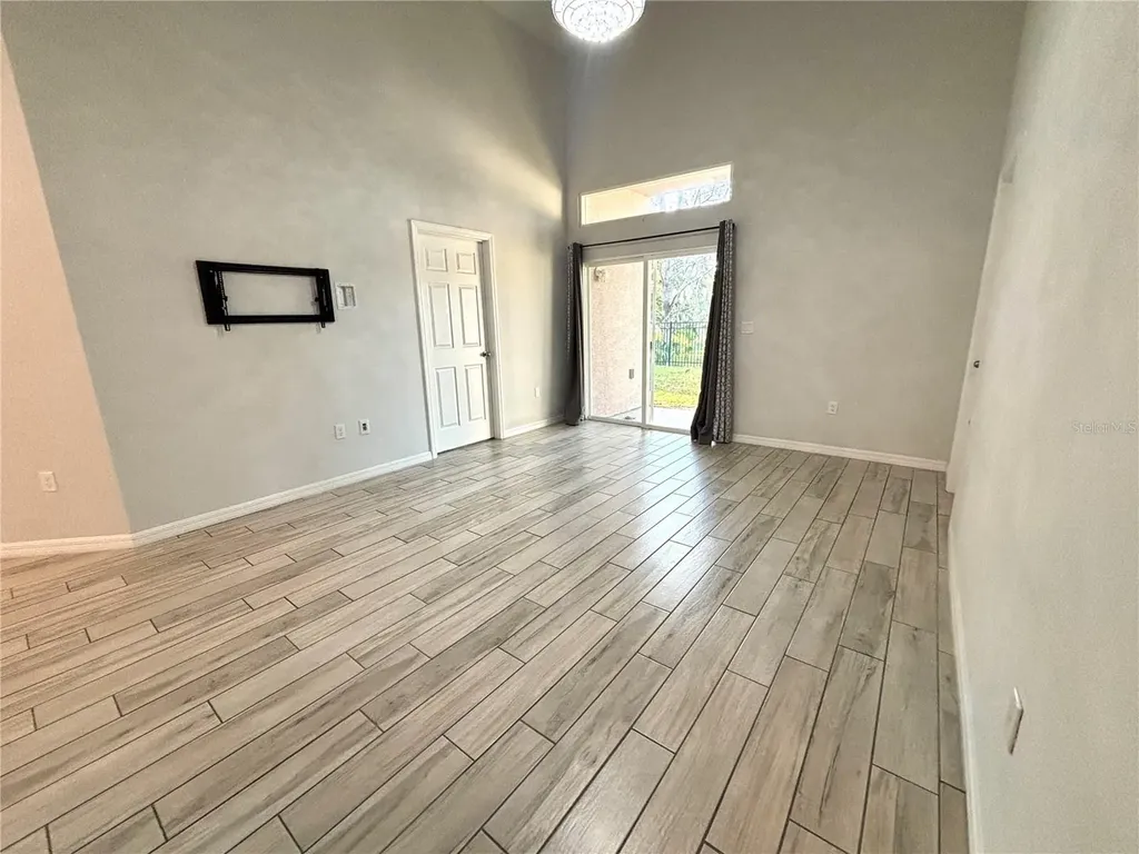 1214 Lake Blue Circle Apopka FL 32703
