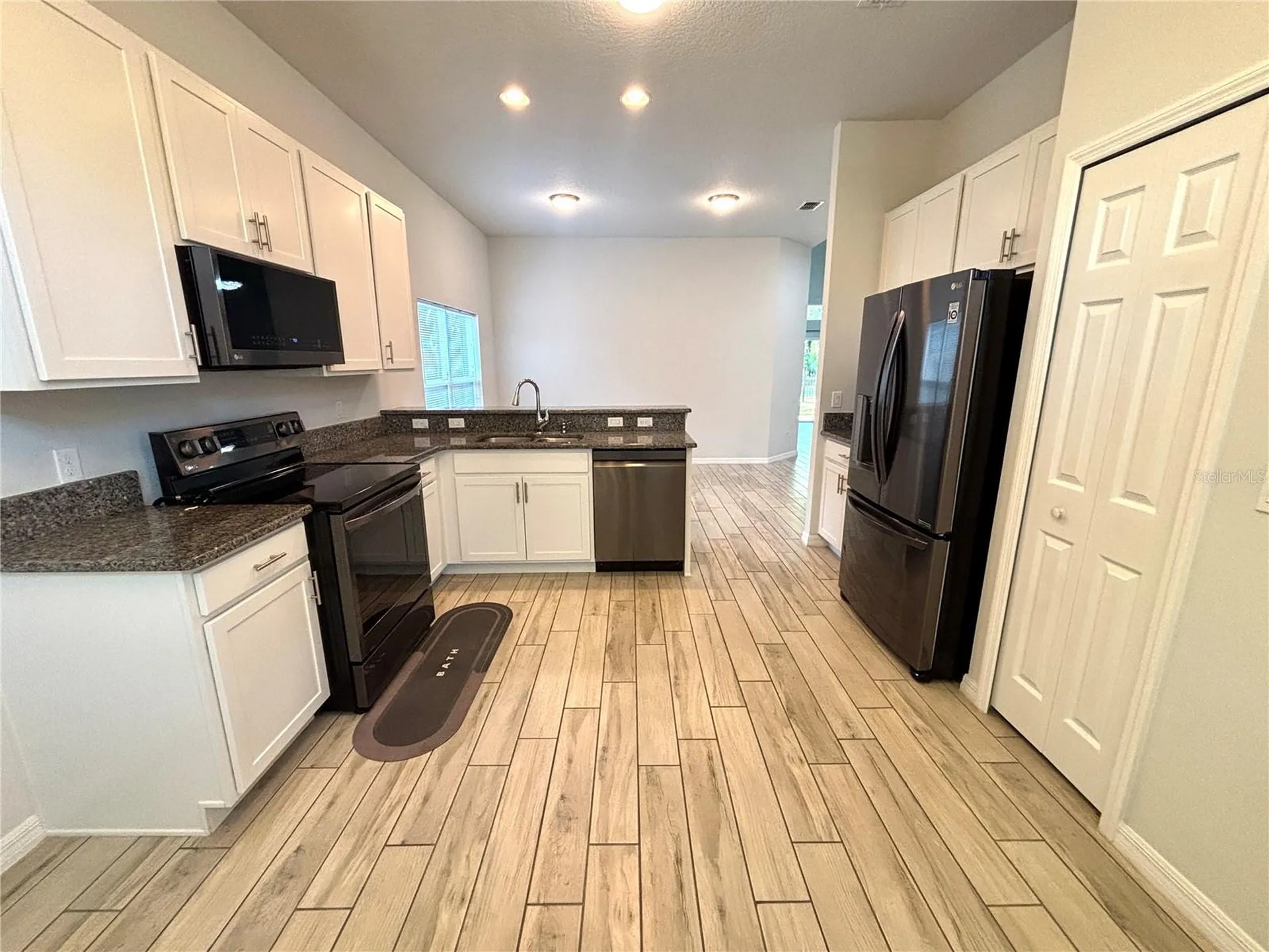 1214 Lake Blue Circle Apopka FL 32703