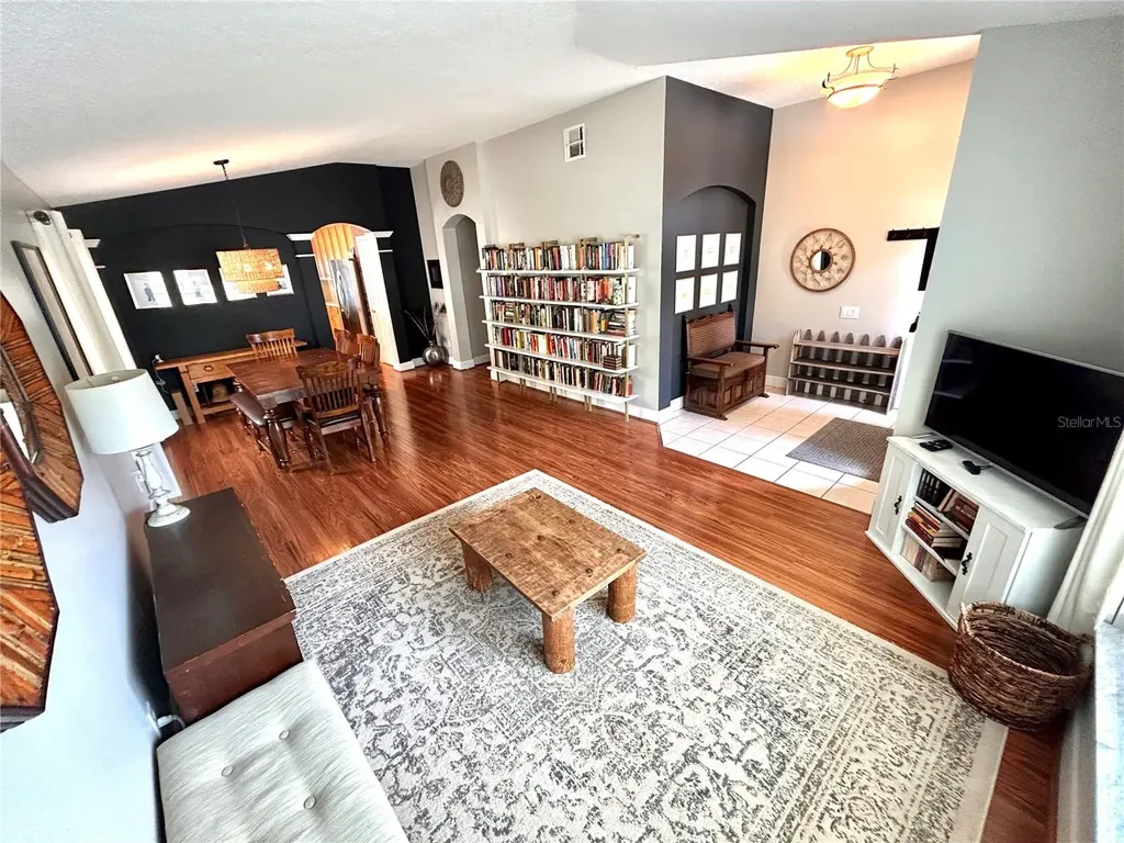 1737 Setting Sun Loop Casselberry FL 32707