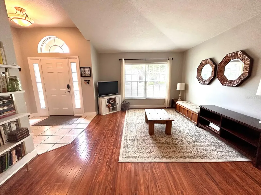 1737 Setting Sun Loop Casselberry FL 32707
