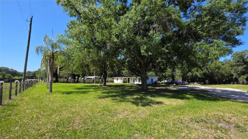 1808 Zipperer Road Bradenton FL 34212