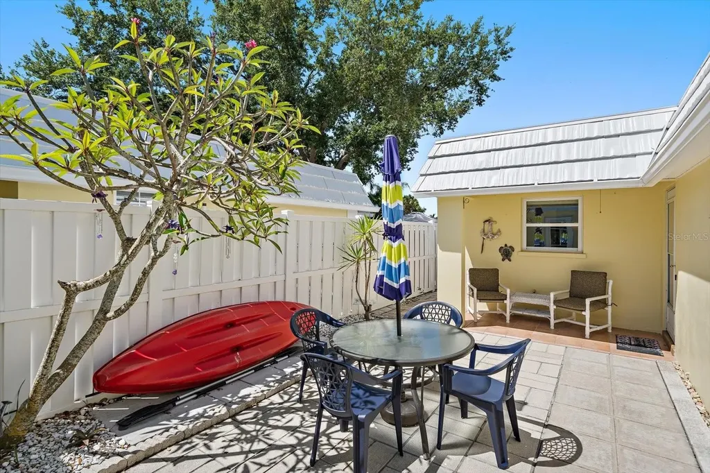 5936 Driftwood Avenue Sarasota FL 34231