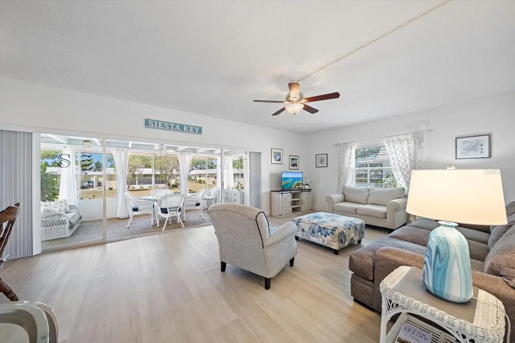 5936 Driftwood Avenue Sarasota FL 34231