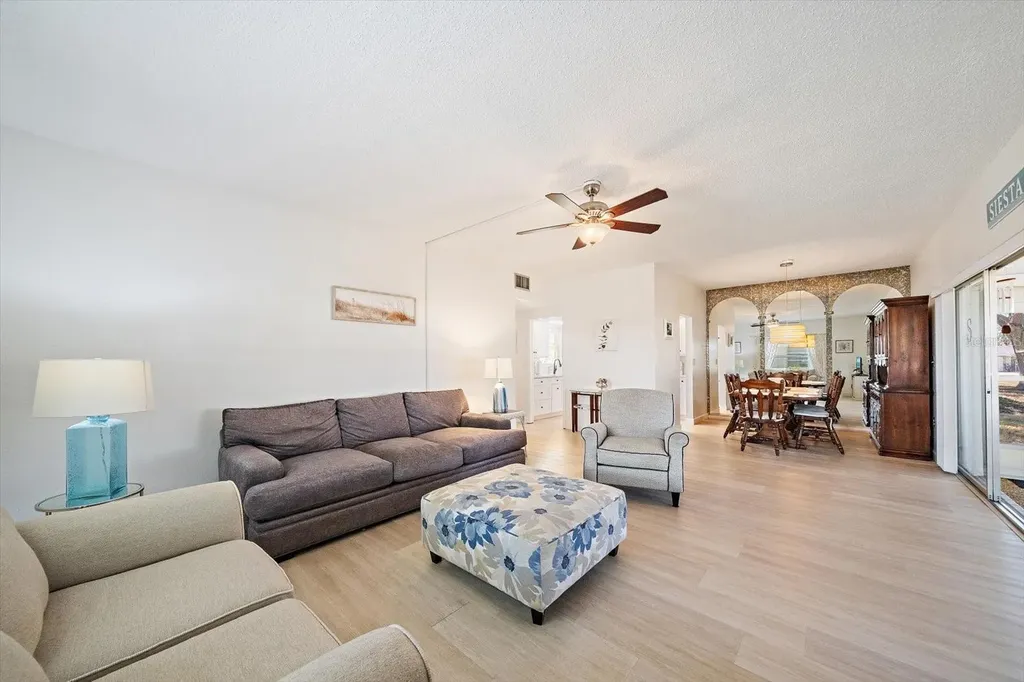 5936 Driftwood Avenue Sarasota FL 34231