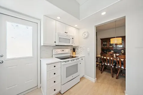5936 Driftwood Avenue Sarasota FL 34231