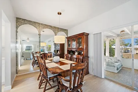 5936 Driftwood Avenue Sarasota FL 34231
