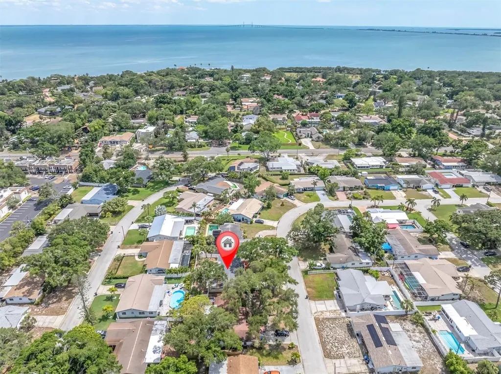 6860 14th Way S St Petersburg FL 33705