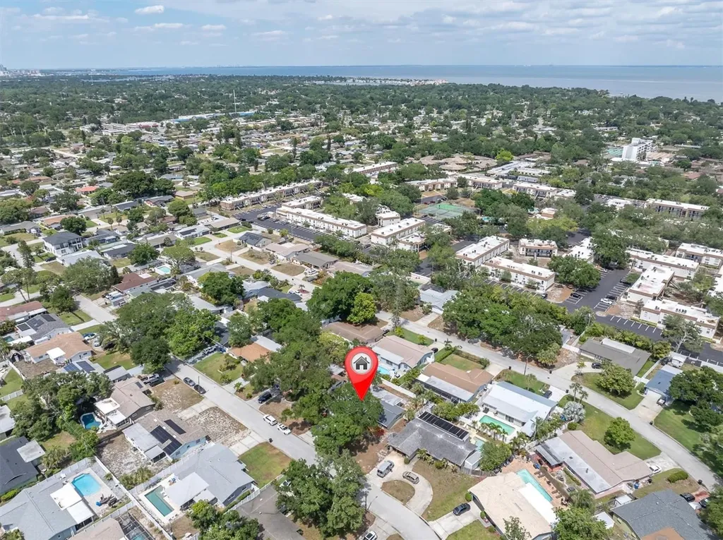 6860 14th Way S St Petersburg FL 33705