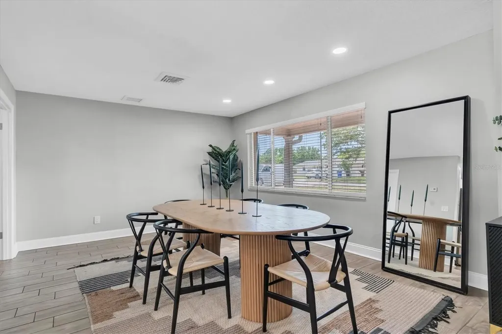 6860 14th Way S St Petersburg FL 33705