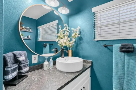 6860 14th Way S St Petersburg FL 33705