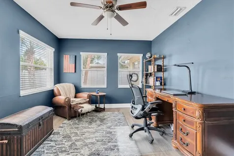 6860 14th Way S St Petersburg FL 33705