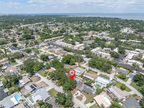 6860 14th Way S St Petersburg FL 33705