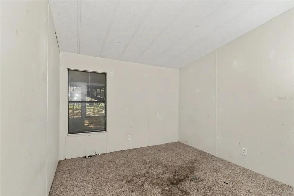 18007 SE 90th Street Ocklawaha FL 32179