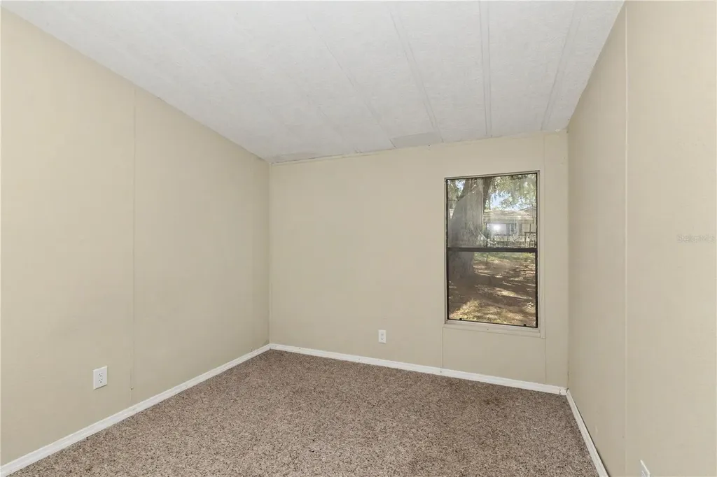 18007 SE 90th Street Ocklawaha FL 32179